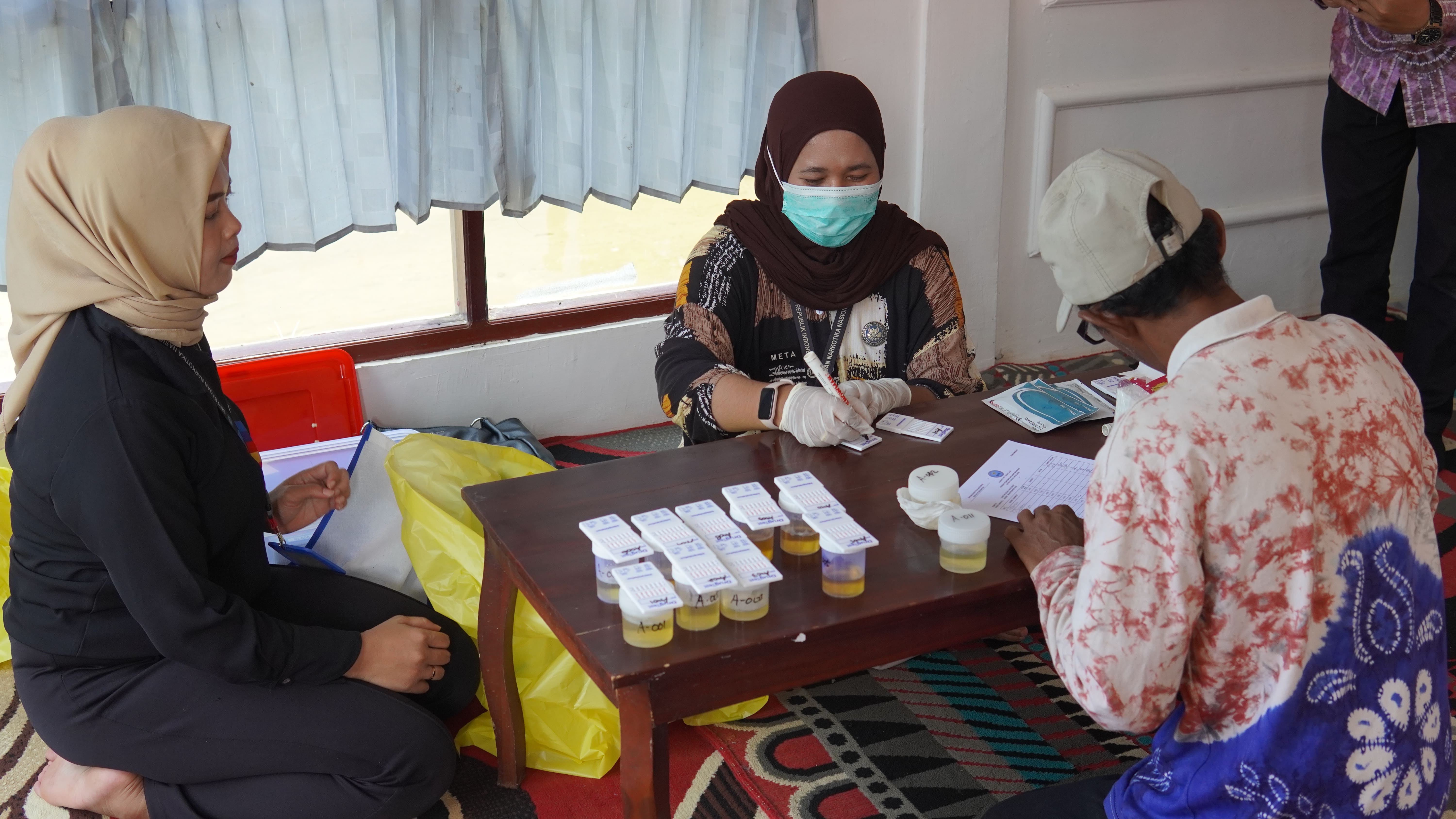 BNNK Tanah Laut Lakukan Deteksi Dini Narkoba terhadap Aparat Desa Tungkaran