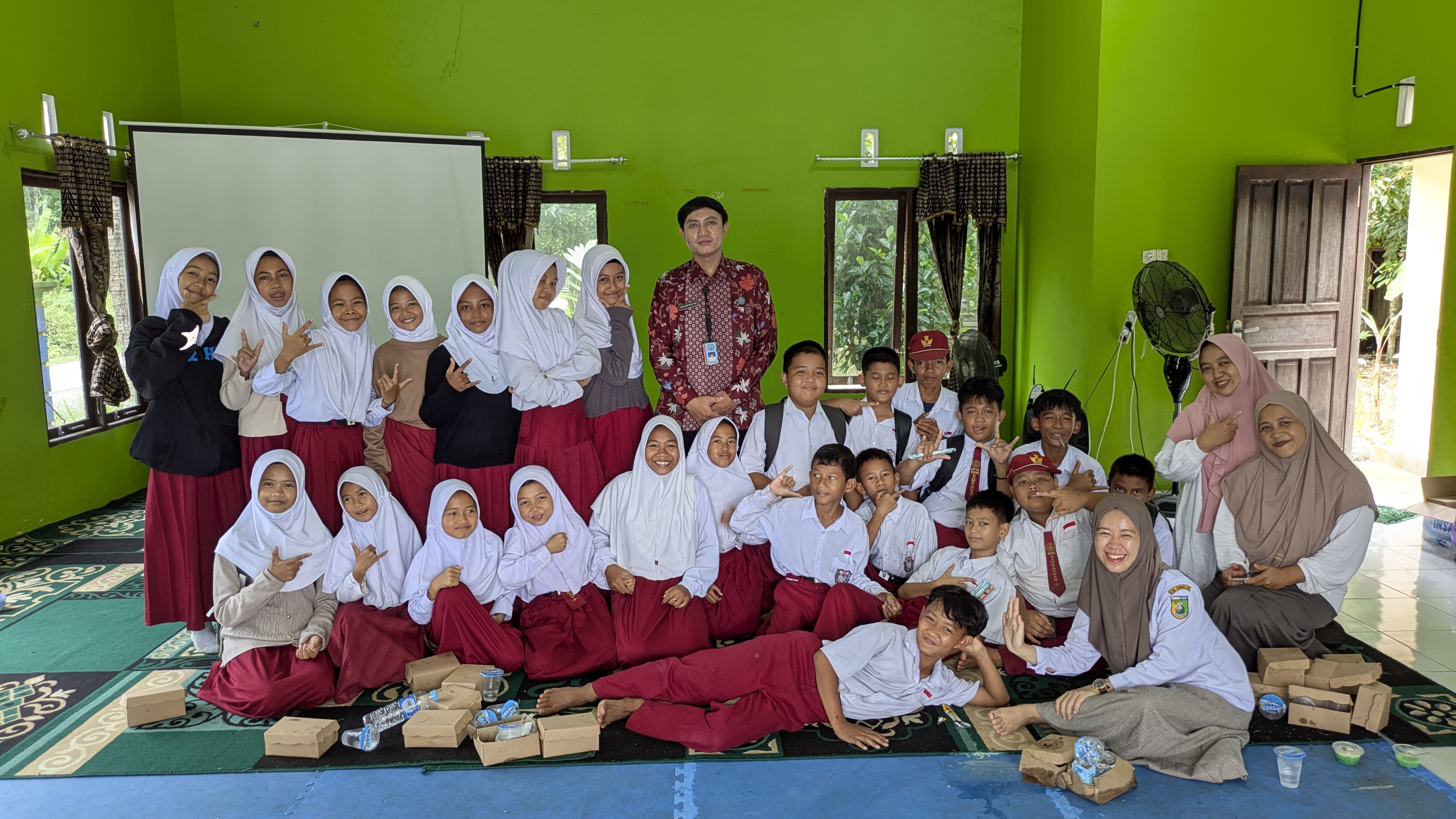 BNNK Tanah Laut Sasar Siswa SD dalam Sosialisasi Anti Narkoba