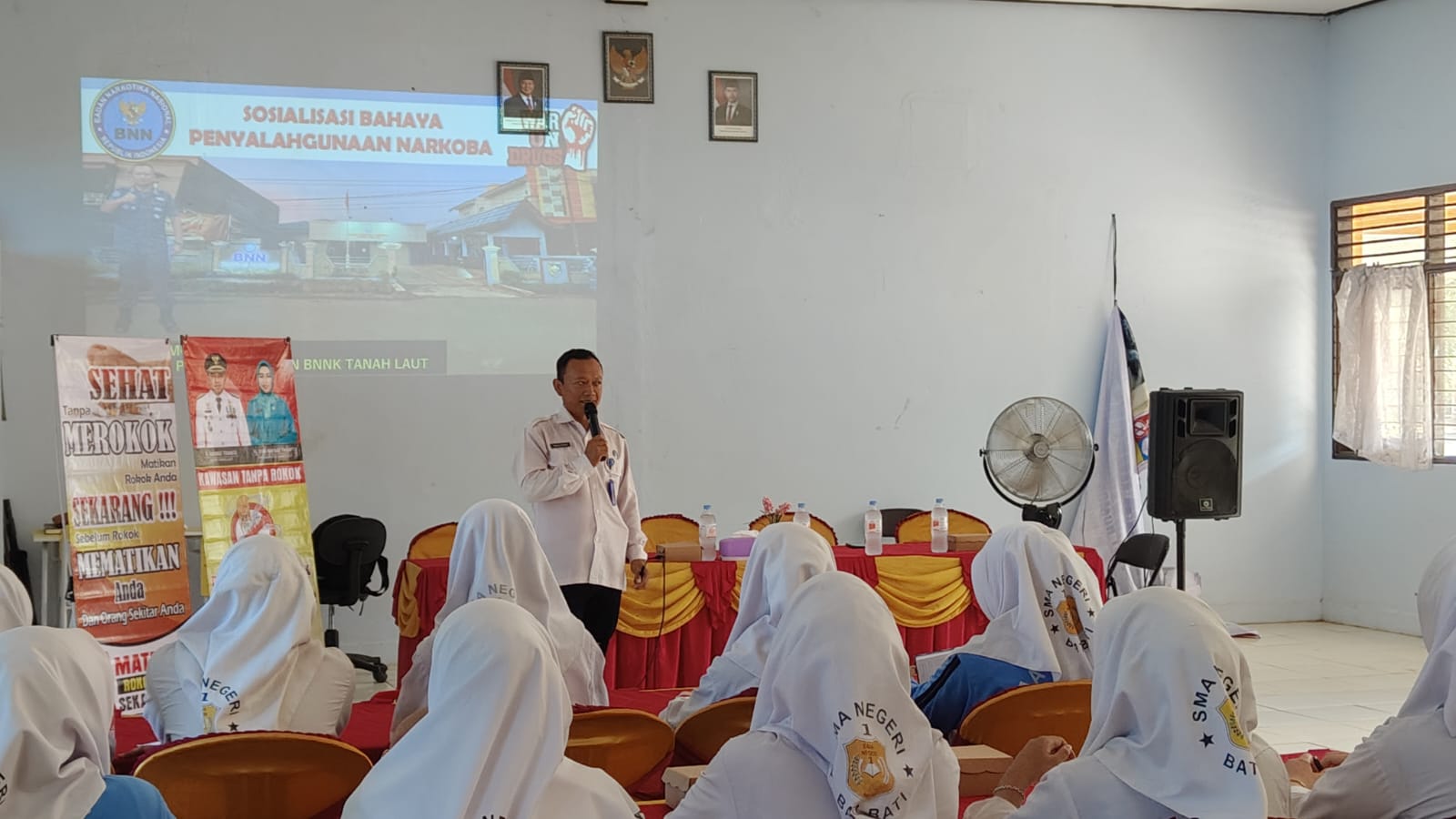 "Generasi Sehat, Negeri Kuat": BNN dan Dinas Kesehatan Tanah Laut Bersatu Edukasi Bahaya Narkoba dan Rokok di SMAN 1 Bati-Bati